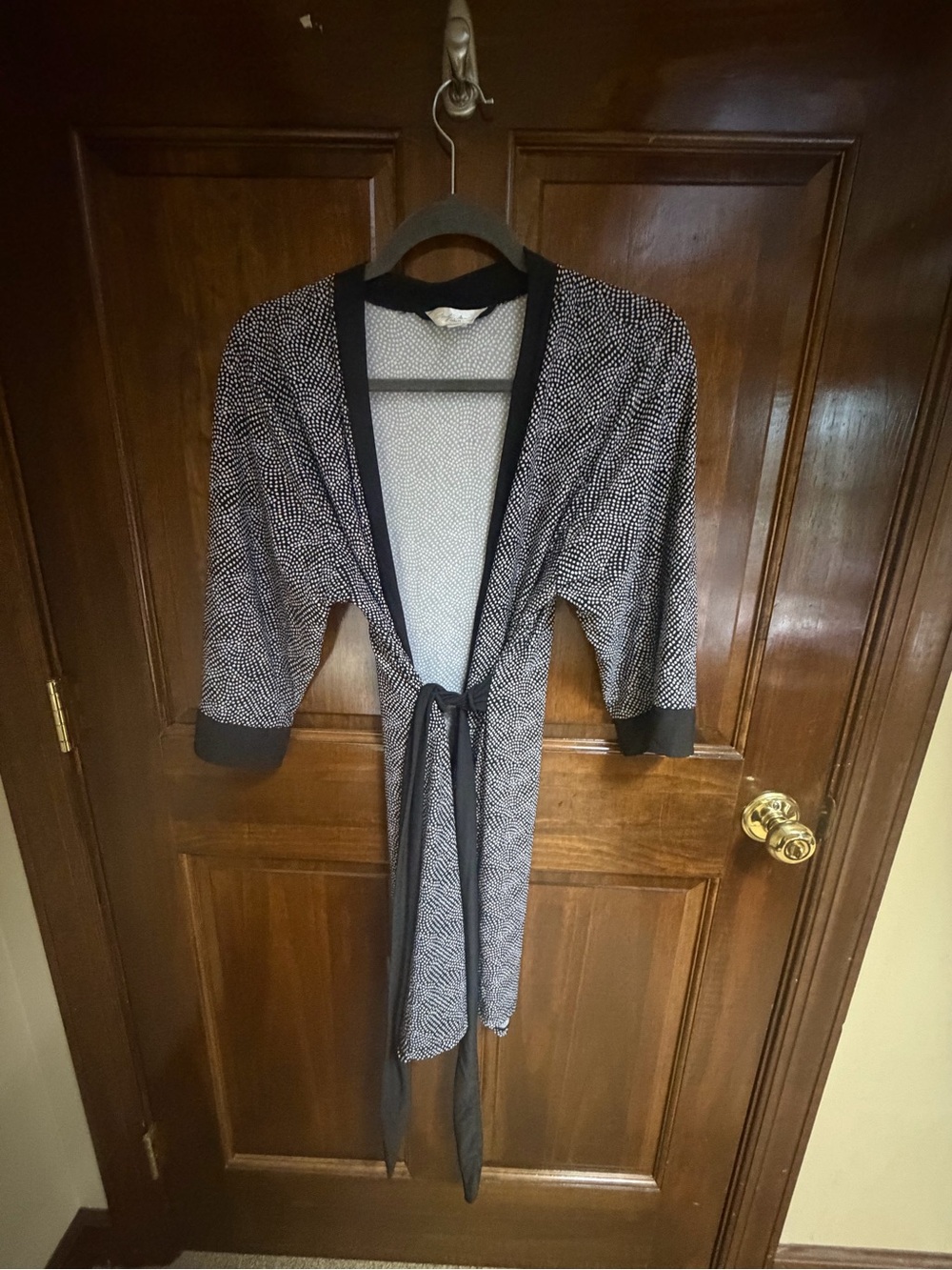 Marilyn Monroe Intimates Women's Black & White Patterned Wrap Rope with Belt